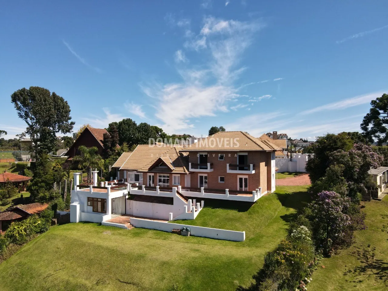 Casa à venda de 1.590 m² em Campos do Jordão, SP, Brasil