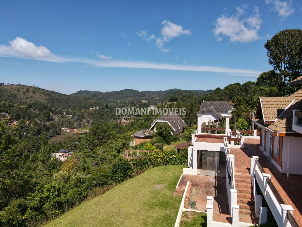 Casa à venda de 1.590 m² em Campos do Jordão, SP, Brasil