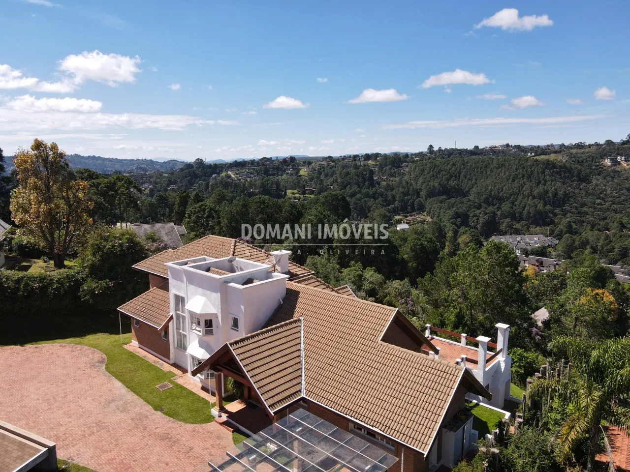 Casa à venda de 1.590 m² em Campos do Jordão, SP, Brasil