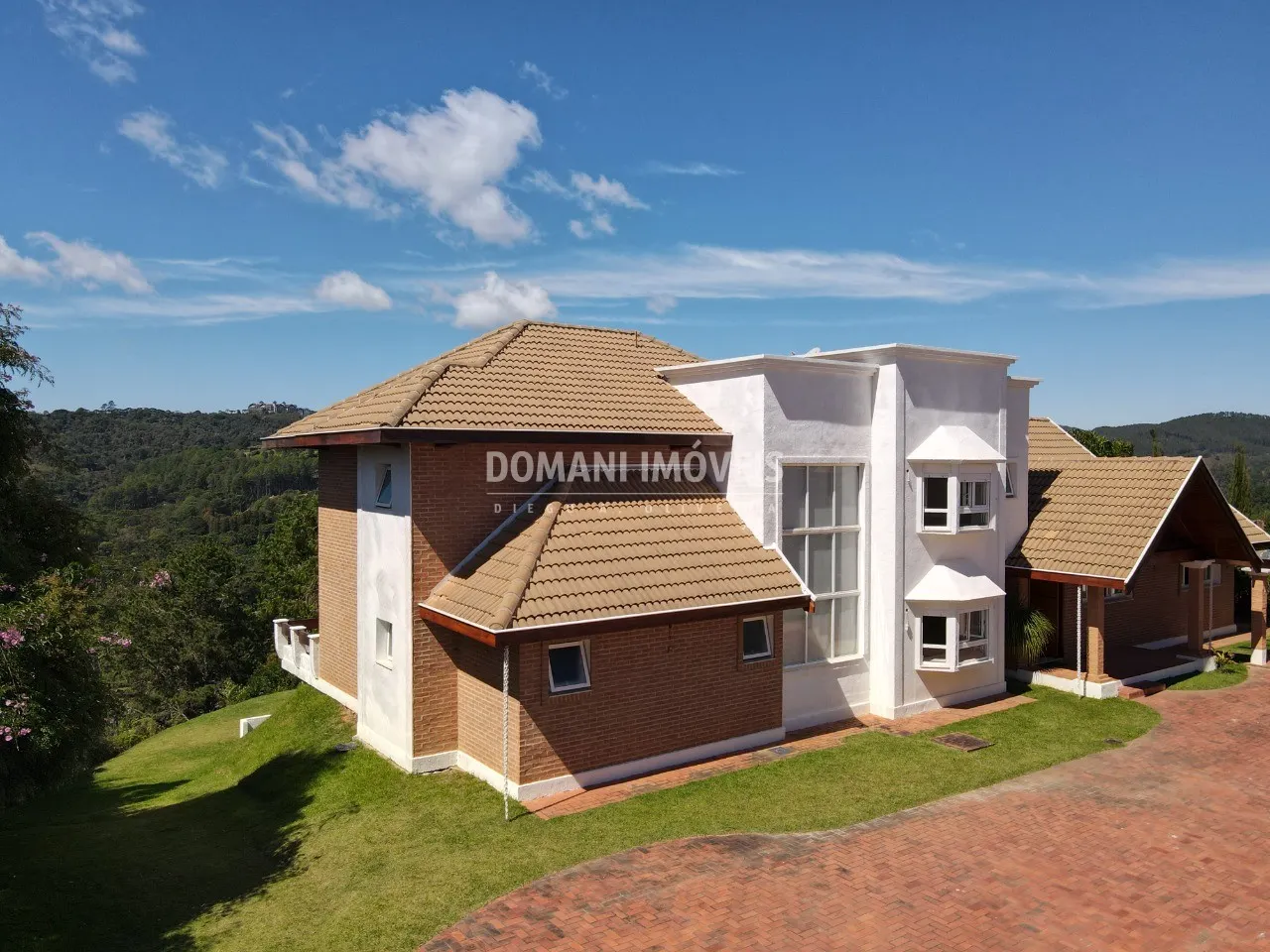 Casa à venda de 1.590 m² em Campos do Jordão, SP, Brasil