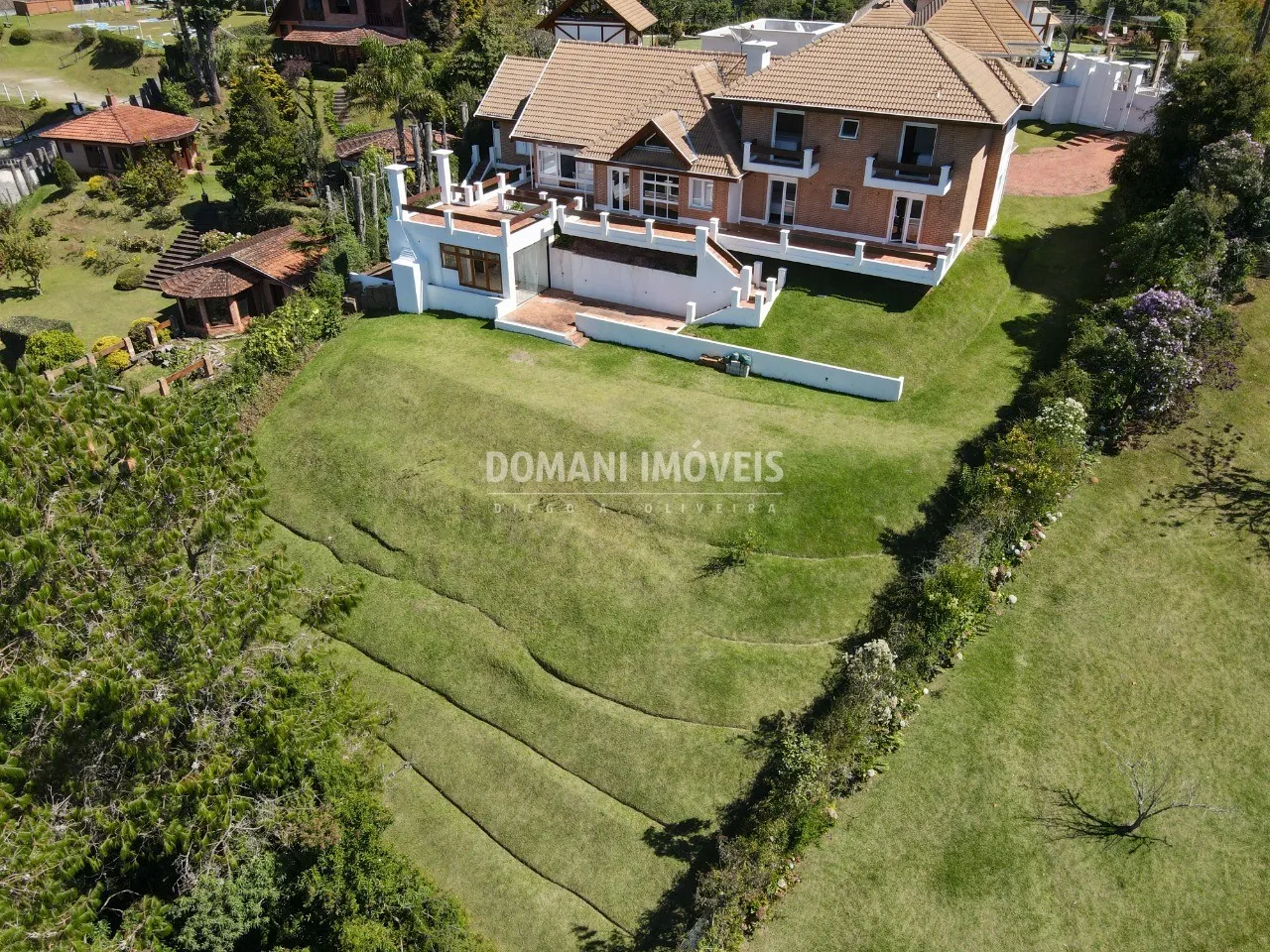 Casa à venda de 1.590 m² em Campos do Jordão, SP, Brasil