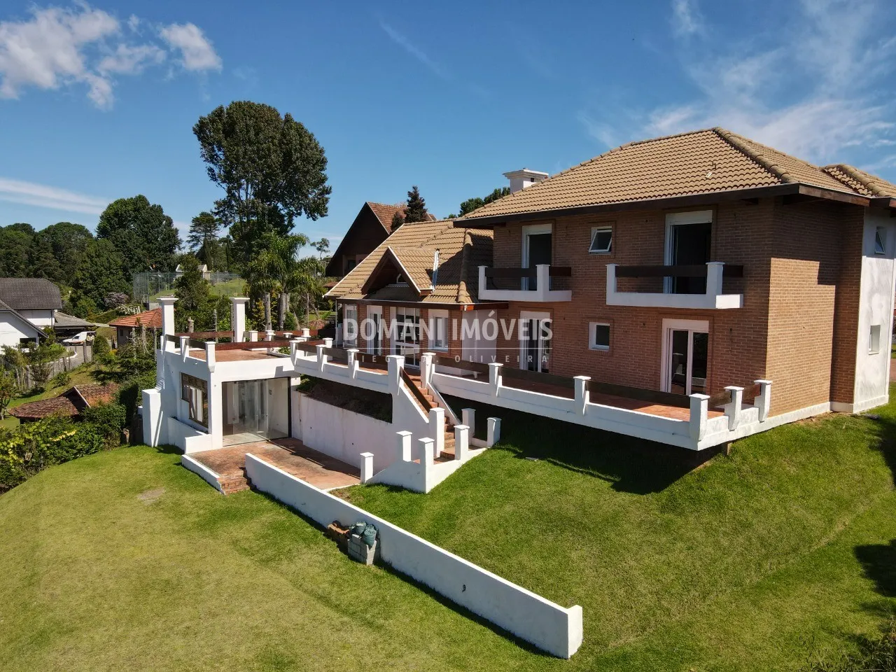 Casa à venda de 1.590 m² em Campos do Jordão, SP, Brasil