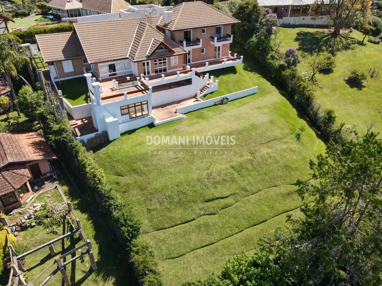 Casa à venda de 1.590 m² em Campos do Jordão, SP, Brasil