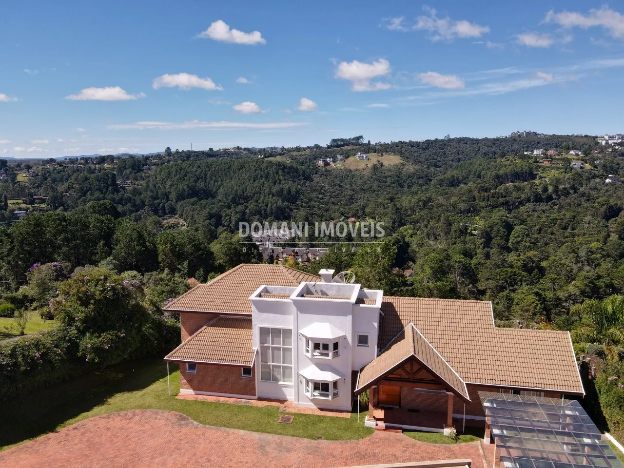 Casa à venda de 1.590 m² em Campos do Jordão, SP, Brasil