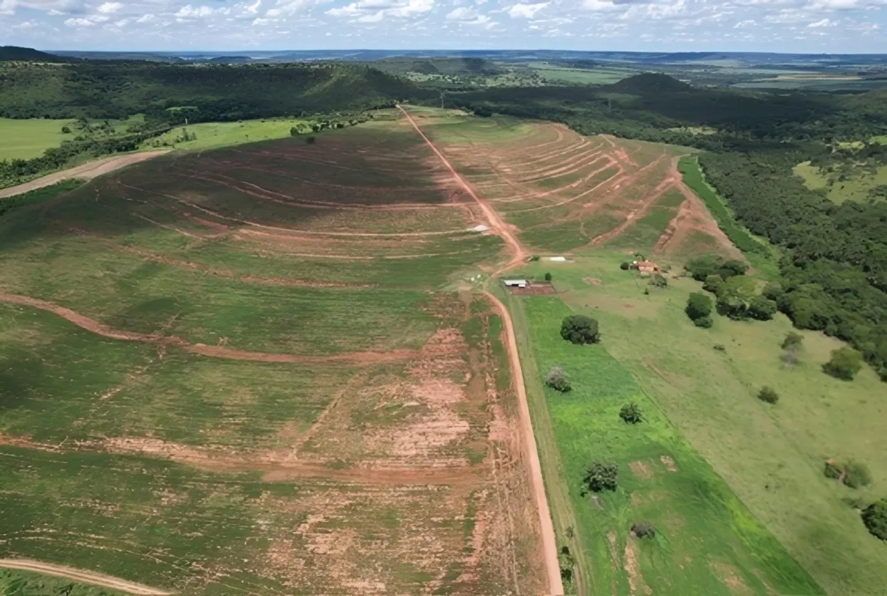 Fazenda à venda de 433 ha em Prata, MG, Brasil