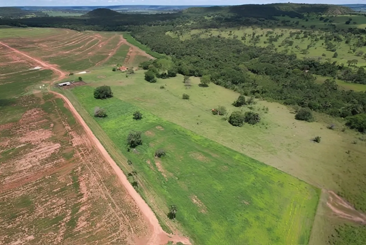 Fazenda à venda de 433 ha em Prata, MG, Brasil