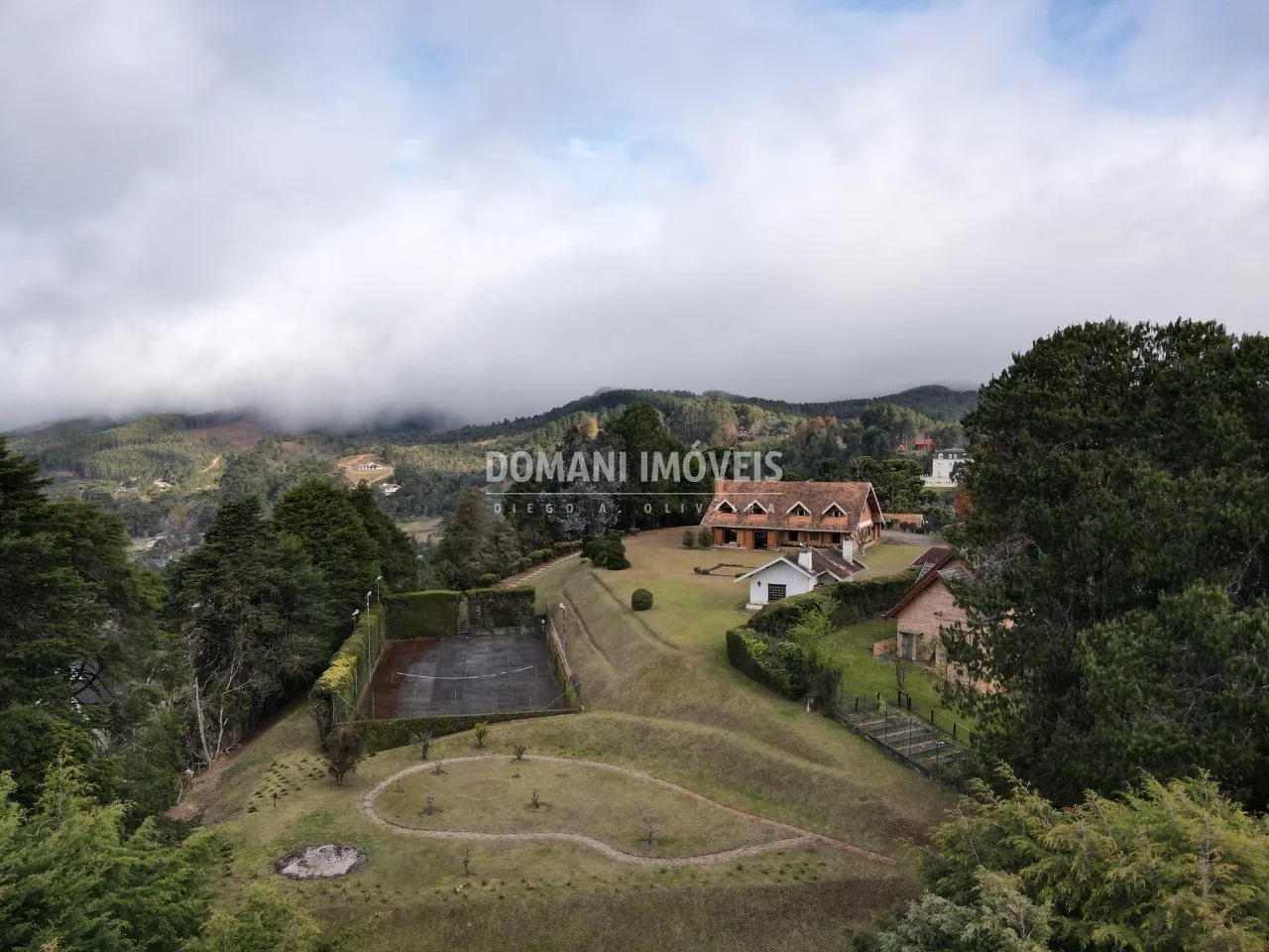 House for sale of 2 acres in Campos do Jordão, SP, Brazil