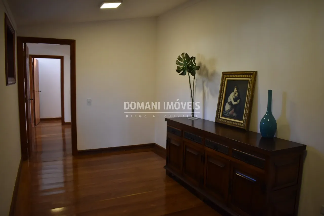 Casa à venda de 6.360 m² em Campos do Jordão, SP, Brasil