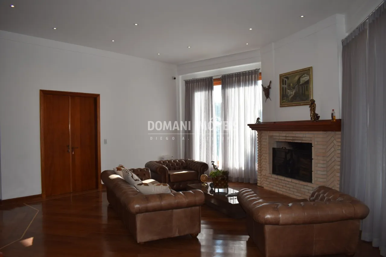 Casa à venda de 6.360 m² em Campos do Jordão, SP, Brasil