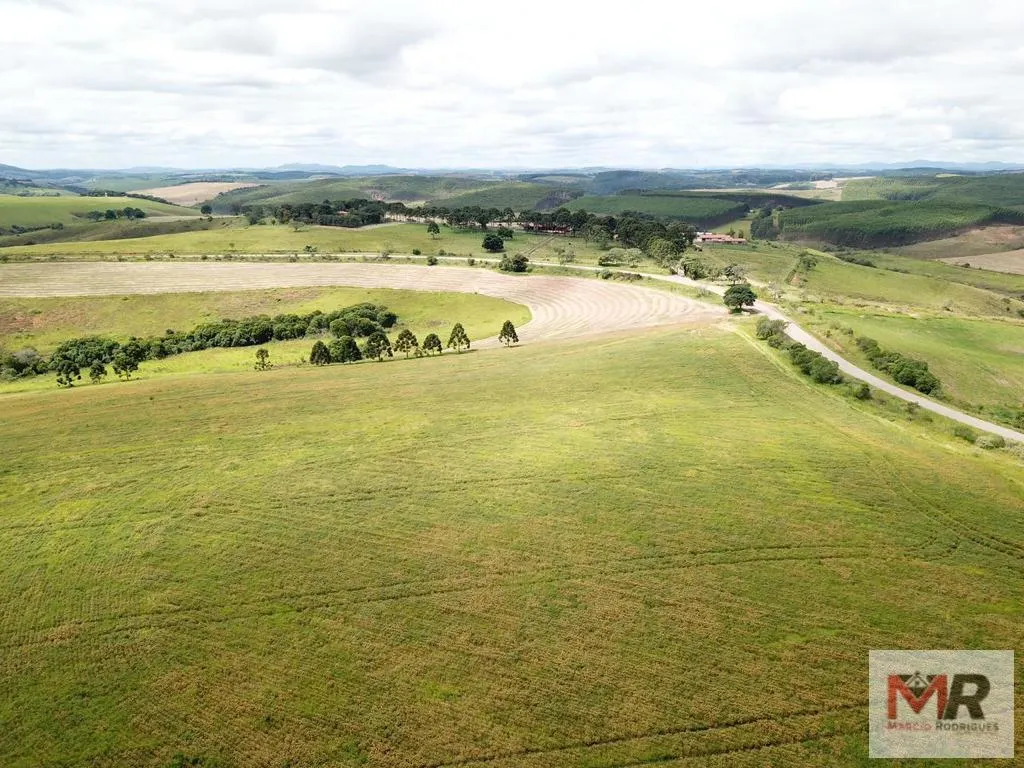 Fazenda à venda de 440 ha em Minduri, MG, Brasil