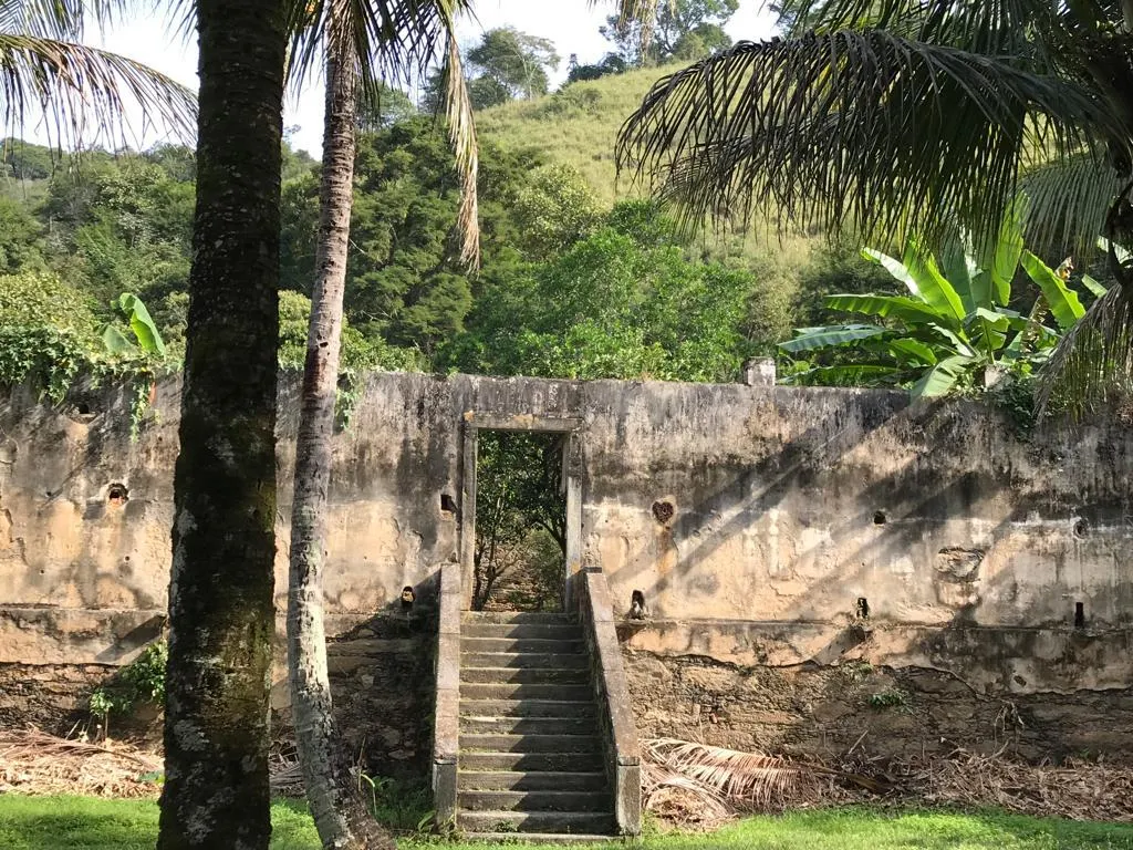 Fazenda à venda de 86 ha em Cantagalo, RJ, Brasil