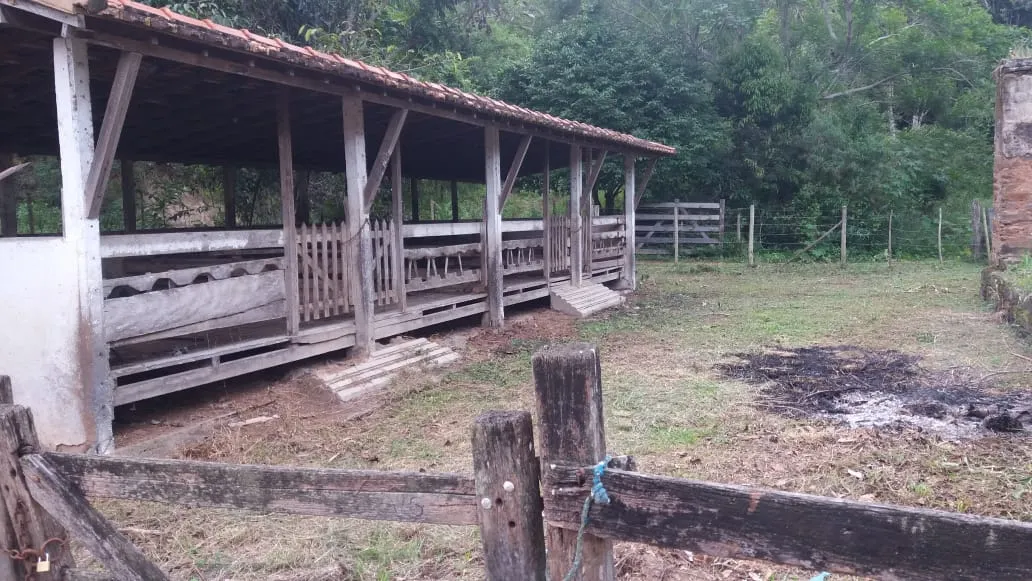 Fazenda à venda de 86 ha em Cantagalo, RJ, Brasil