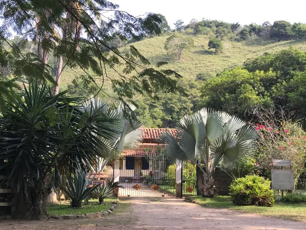 Fazenda à venda de 86 ha em Cantagalo, RJ, Brasil