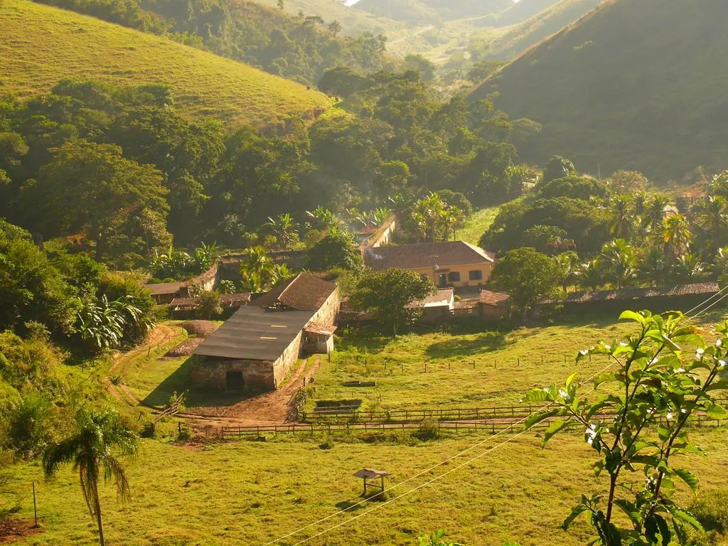 Fazenda à venda de 86 ha em Cantagalo, RJ, Brasil