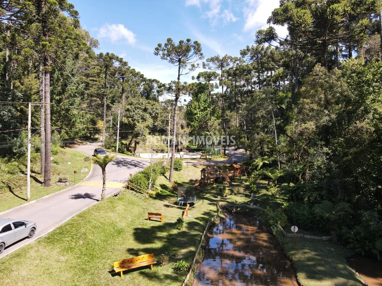 Casa à venda de 2.760 m² em Campos do Jordão, SP, Brasil