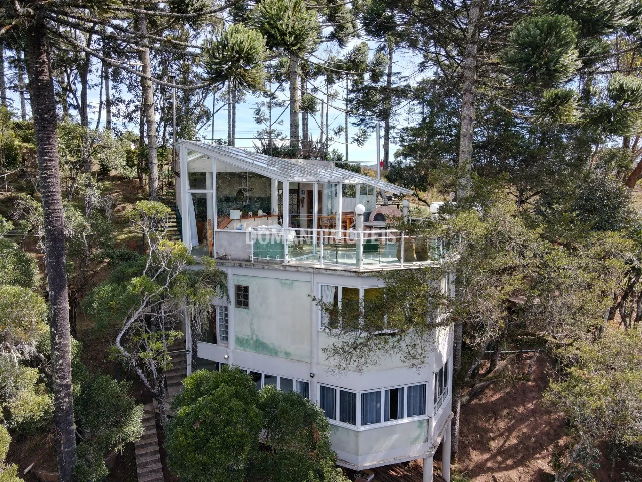 Casa à venda de 2.760 m² em Campos do Jordão, SP, Brasil