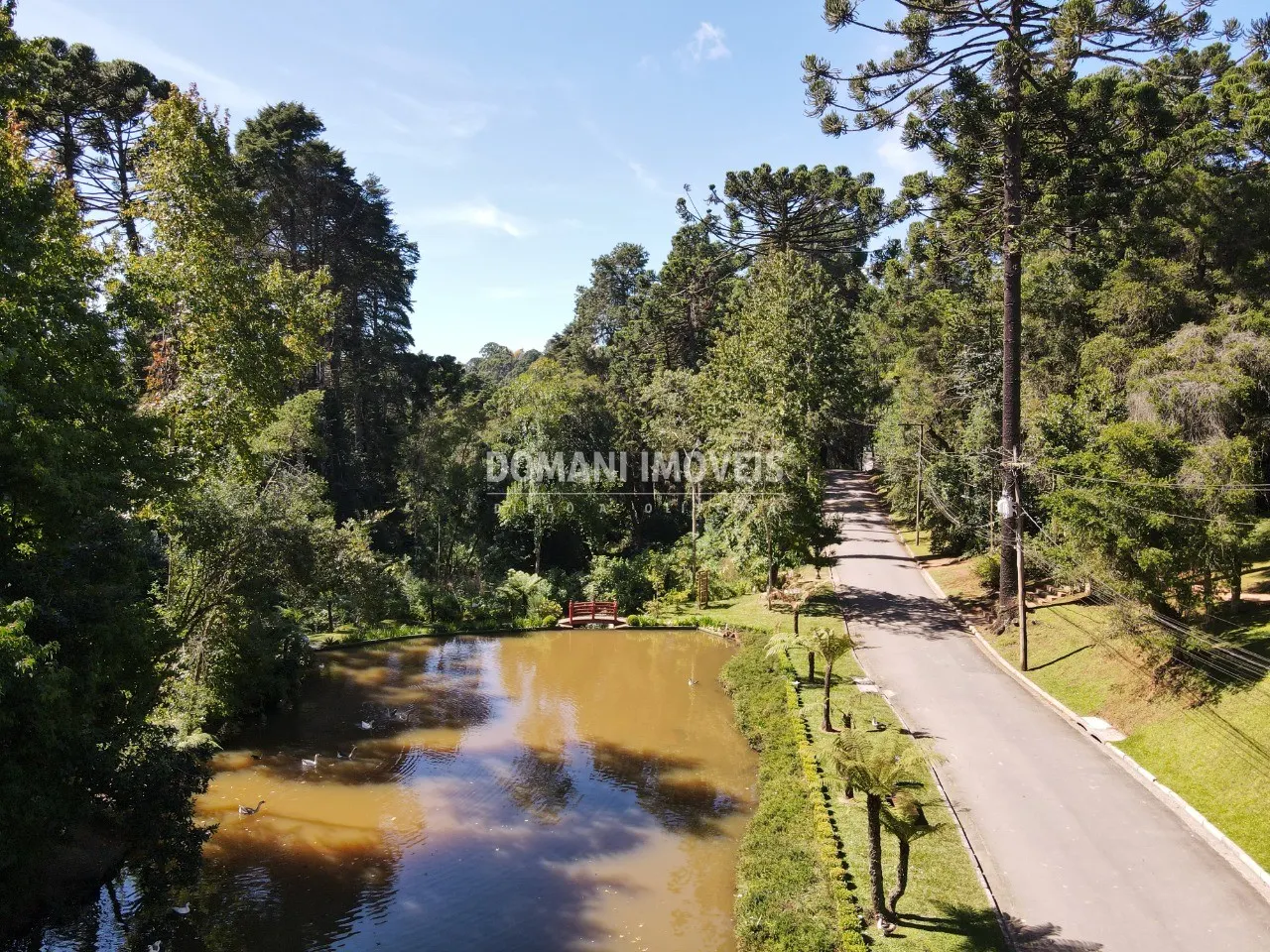 Casa à venda de 2.760 m² em Campos do Jordão, SP, Brasil
