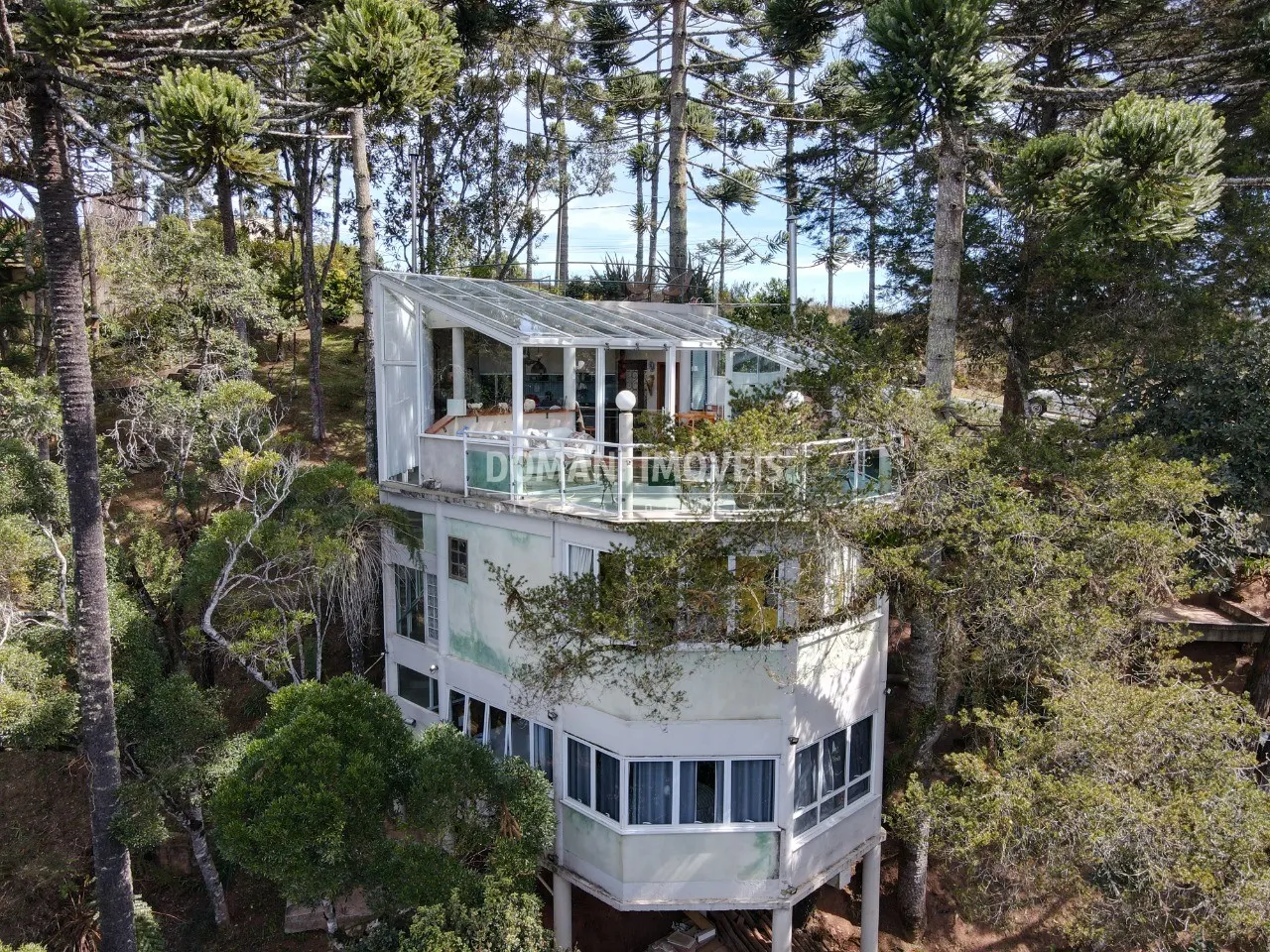 Casa à venda de 2.760 m² em Campos do Jordão, SP, Brasil