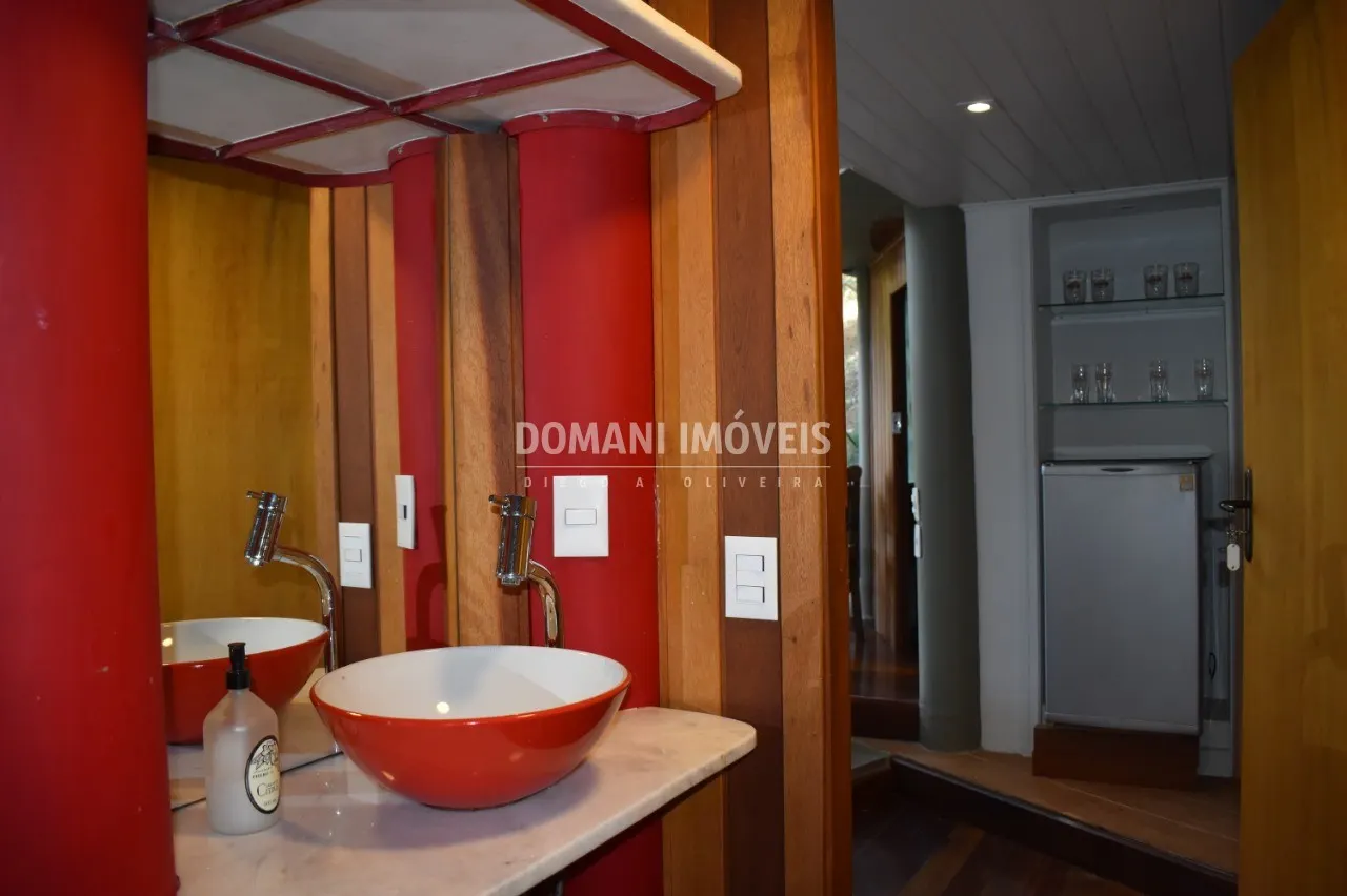 Casa à venda de 2.760 m² em Campos do Jordão, SP, Brasil