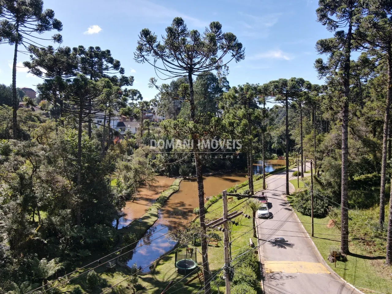 Casa à venda de 2.760 m² em Campos do Jordão, SP, Brasil