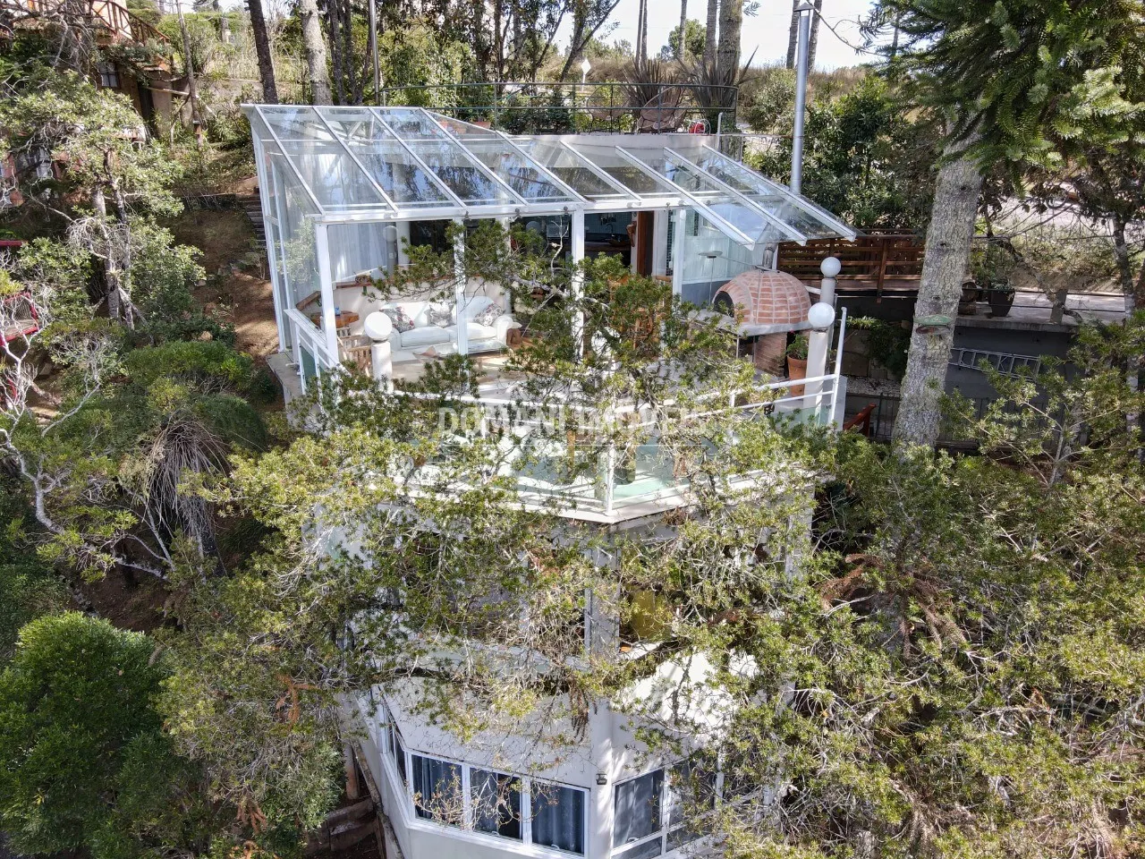 Casa à venda de 2.760 m² em Campos do Jordão, SP, Brasil