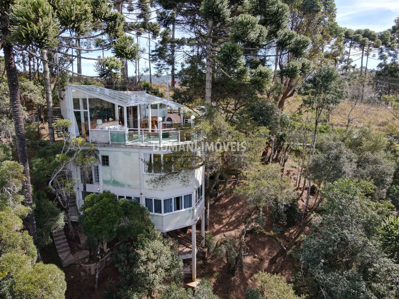 Casa à venda de 2.760 m² em Campos do Jordão, SP, Brasil