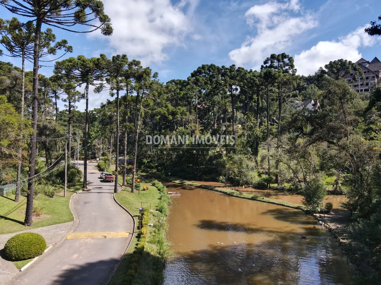 Casa à venda de 2.760 m² em Campos do Jordão, SP, Brasil