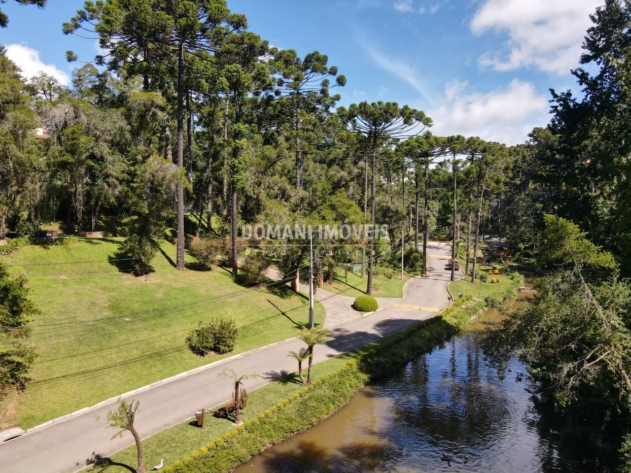 Casa à venda de 2.760 m² em Campos do Jordão, SP, Brasil