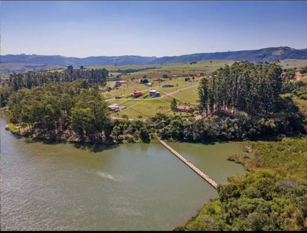 Chácara à venda de 462 m² em Pardinho, SP, Brasil
