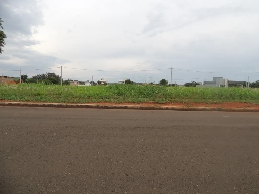 Terreno à venda de 300 m² em Rio das Pedras, SP, Brasil