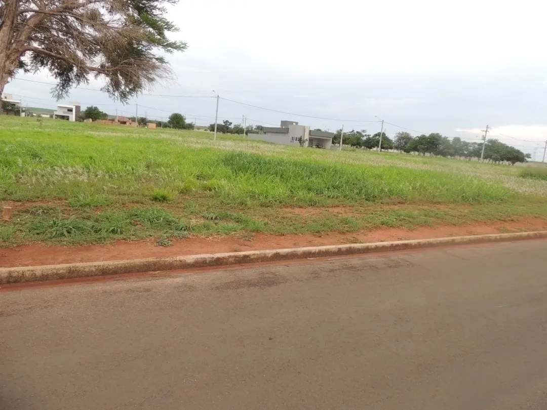 Terreno à venda de 300 m² em Rio das Pedras, SP, Brasil