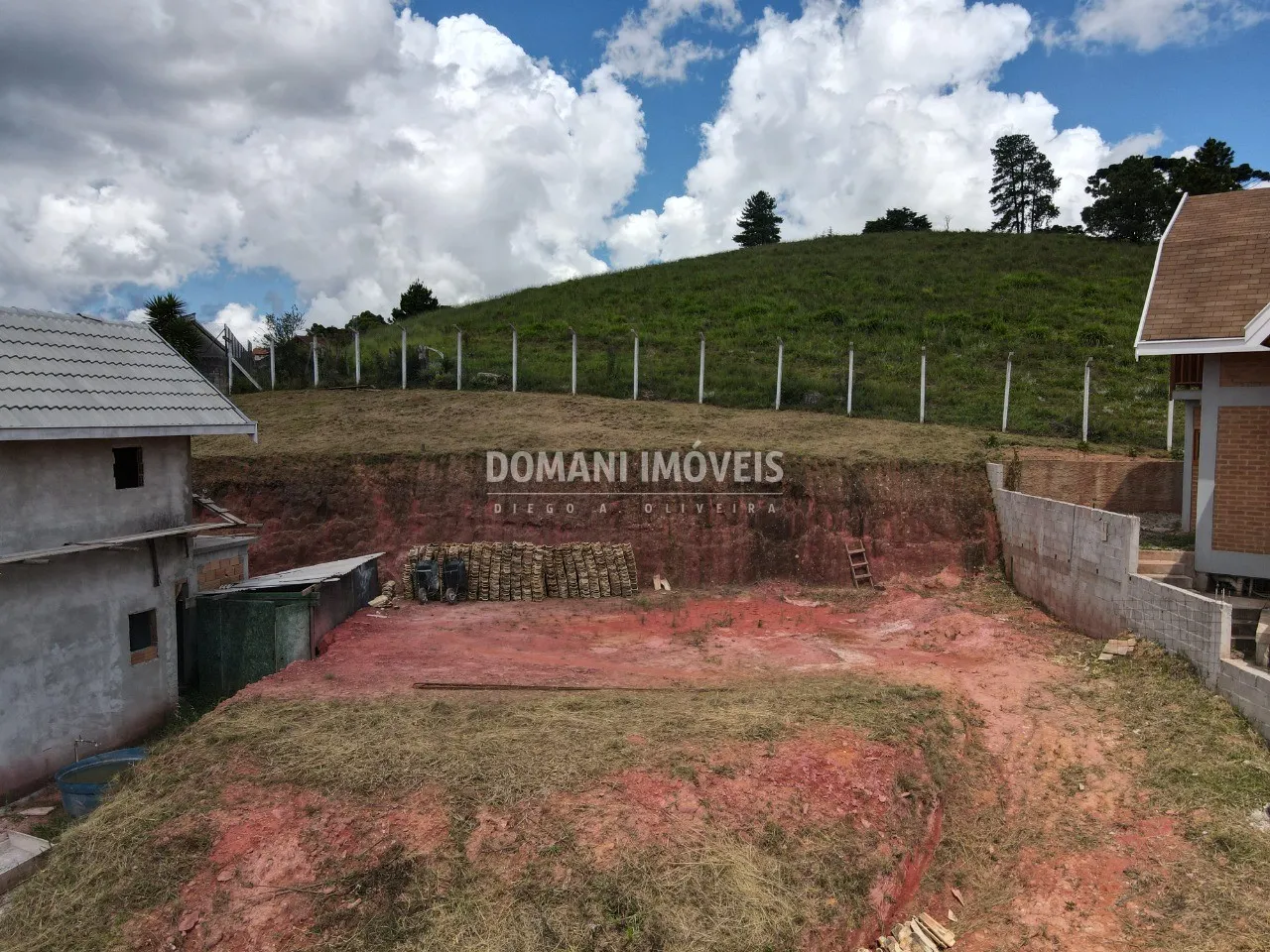 Terreno à venda de 460 m² em Campos do Jordão, SP, Brasil