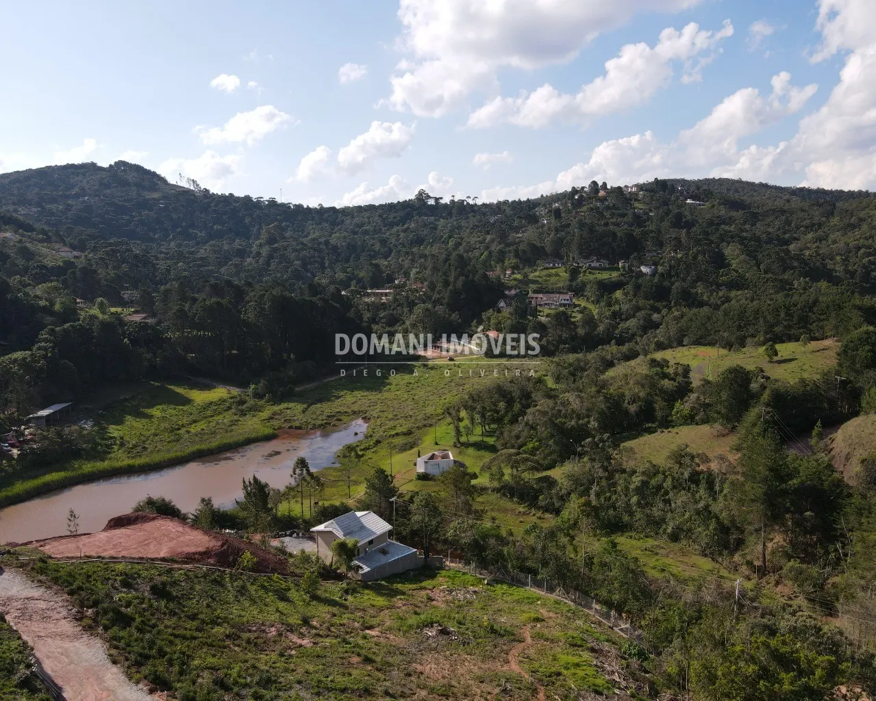 Terreno à venda de 1.870 m² em Campos do Jordão, SP, Brasil