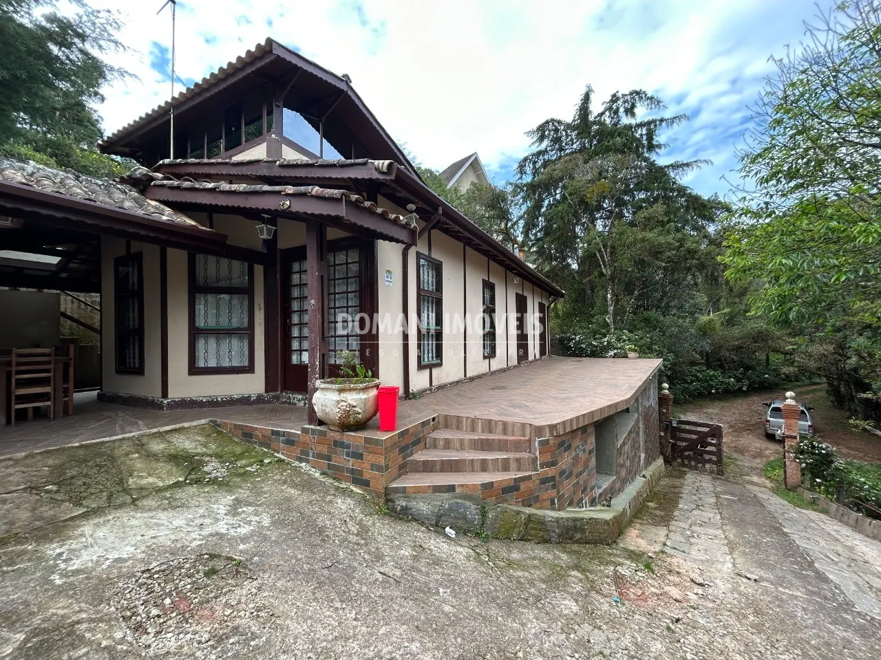 Casa à venda de 1.020 m² em Campos do Jordão, SP, Brasil