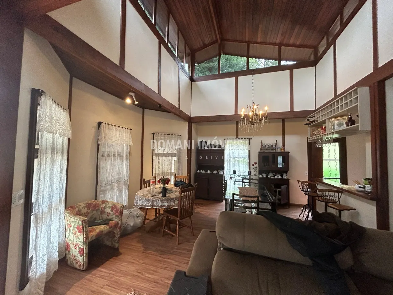 Casa à venda de 1.020 m² em Campos do Jordão, SP, Brasil