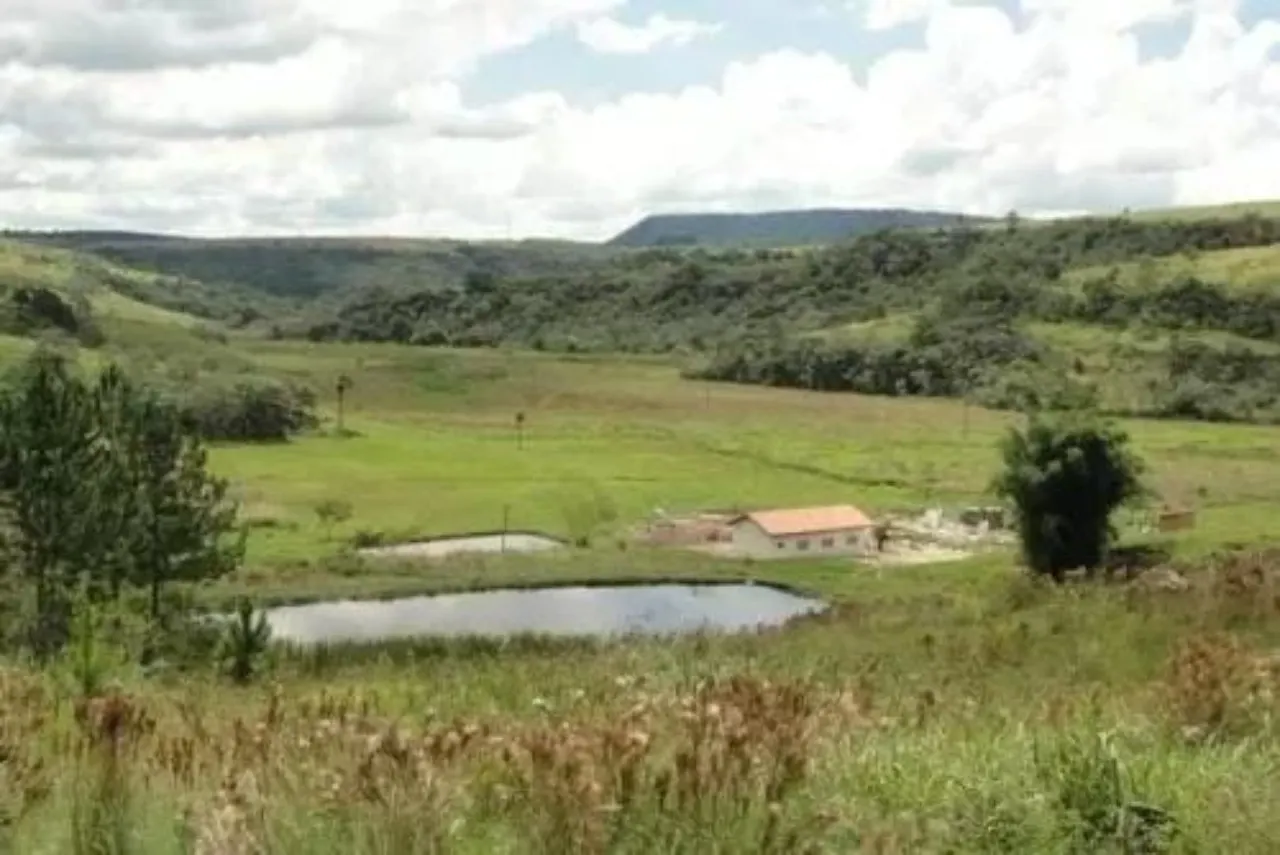 Fazenda à venda de 242 ha em Bofete, SP, Brasil