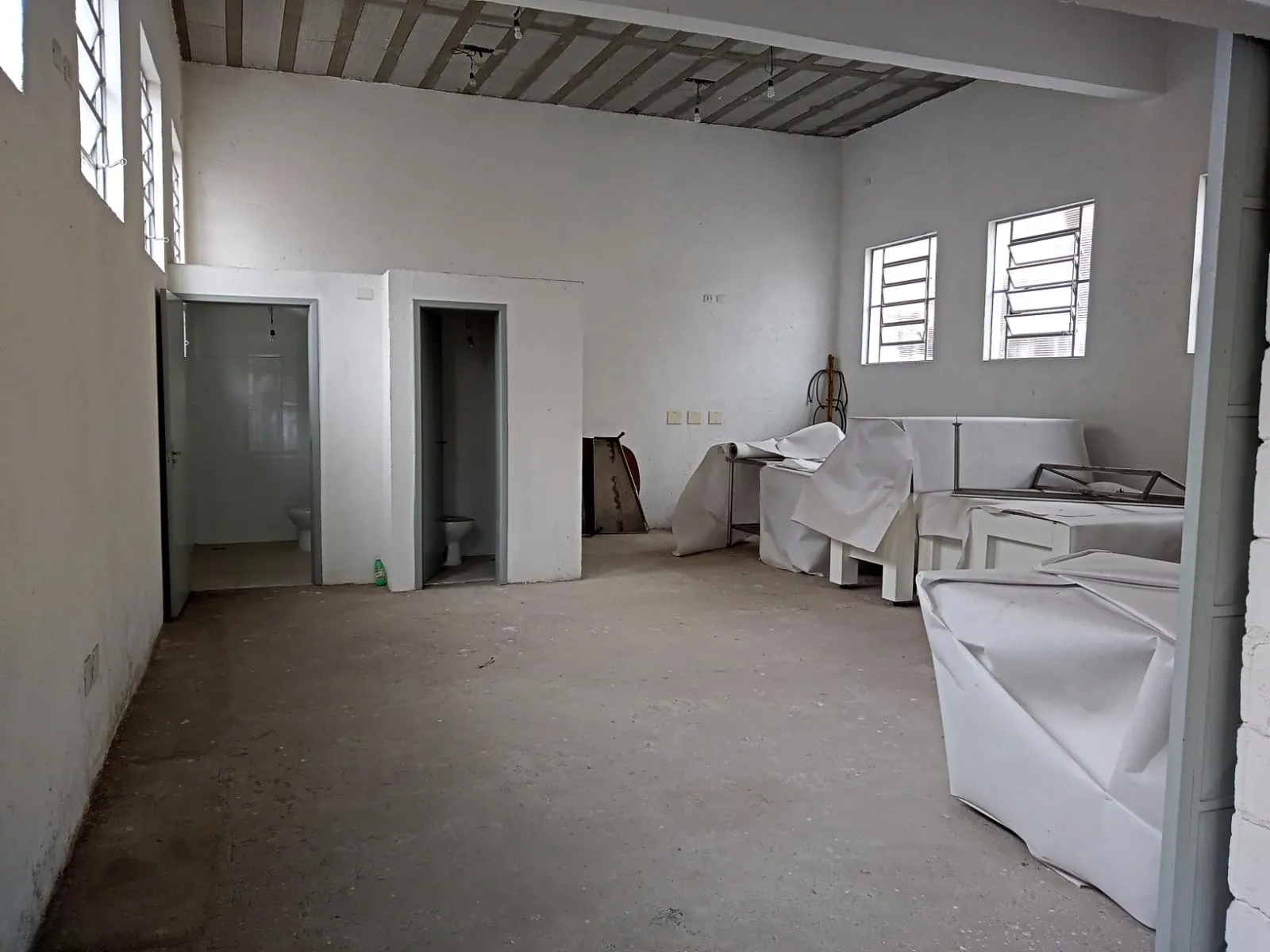 Comercial à venda e para Alugar de 300 m² em São José dos Campos, SP, Brasil
