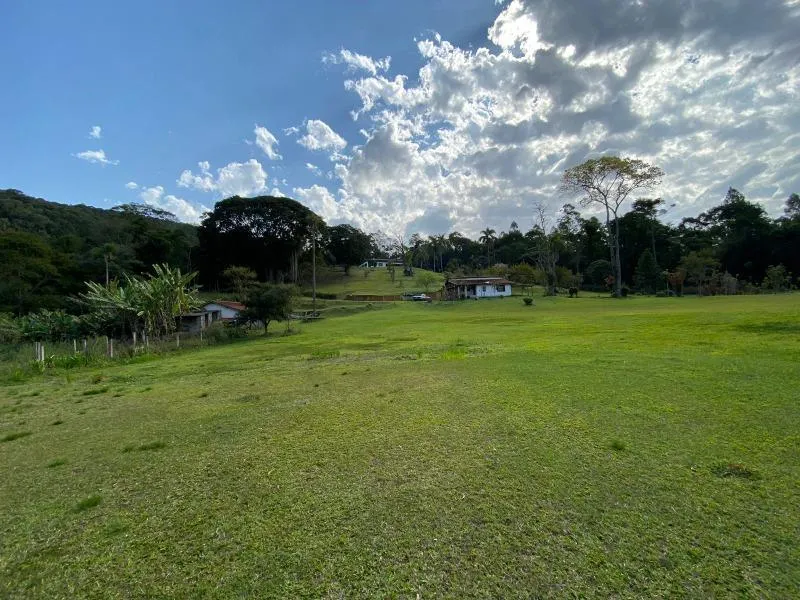 Sítio à venda de 6 ha em Itapecerica da Serra, SP, Brasil