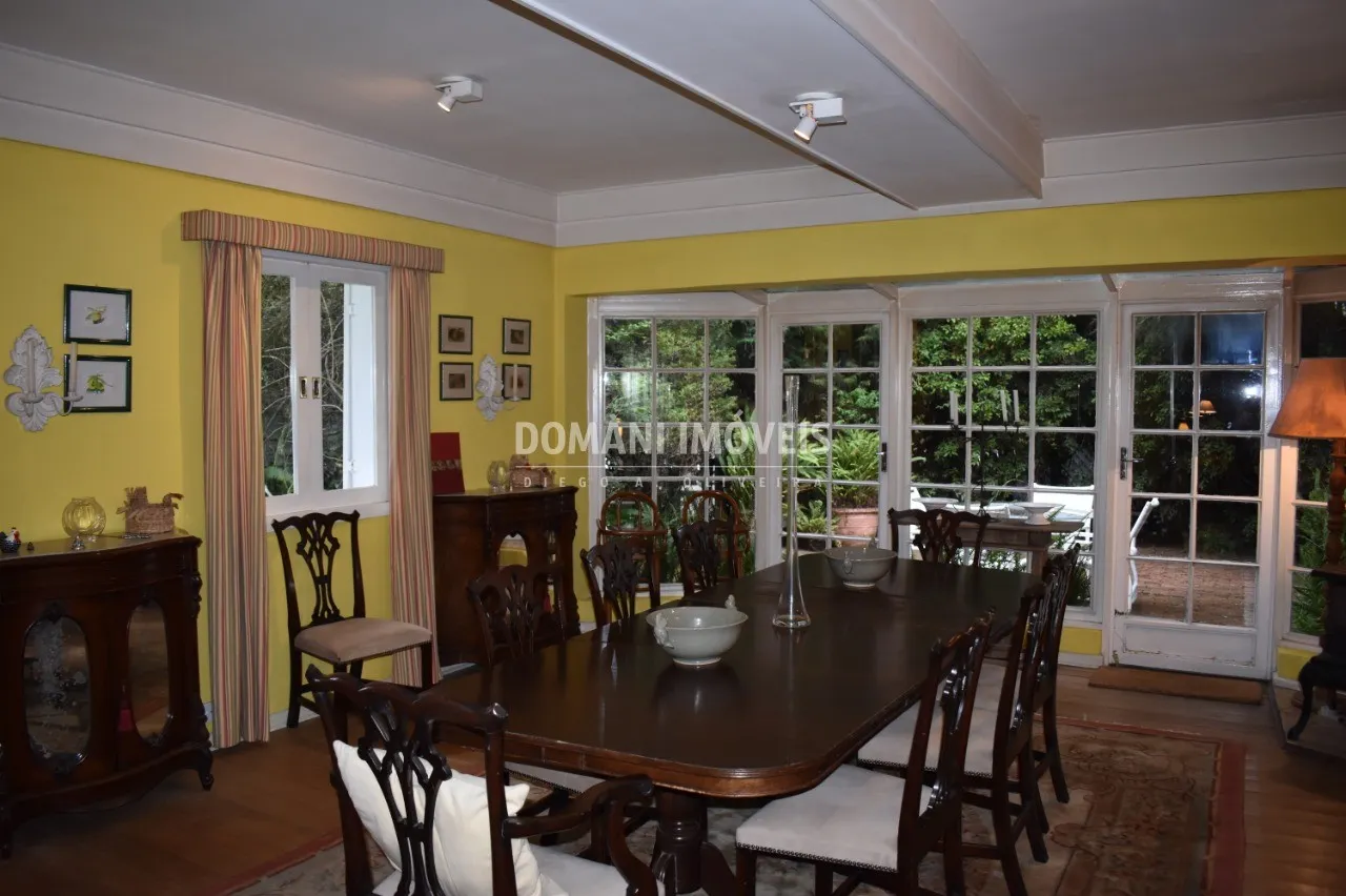 Casa à venda de 7.590 m² em Campos do Jordão, SP, Brasil