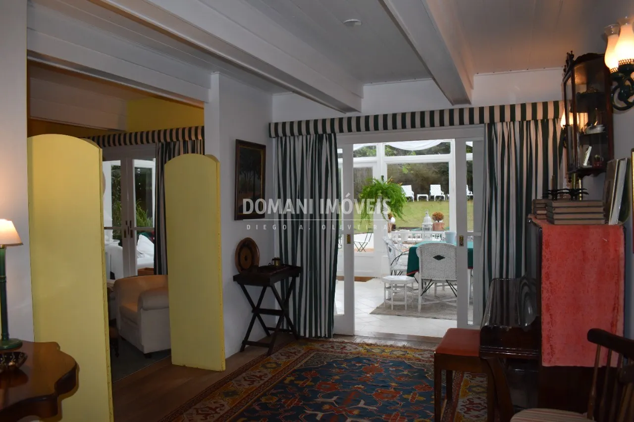 Casa à venda de 7.590 m² em Campos do Jordão, SP, Brasil