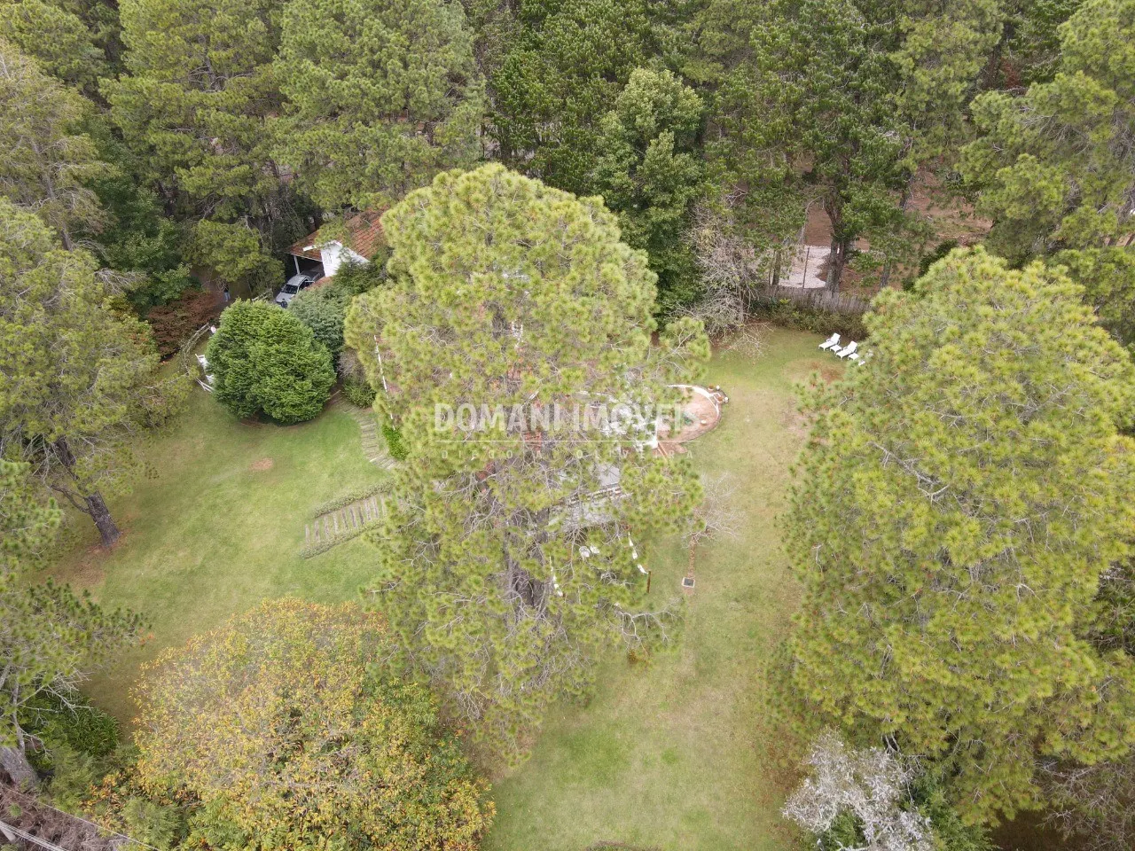 Casa à venda de 7.590 m² em Campos do Jordão, SP, Brasil