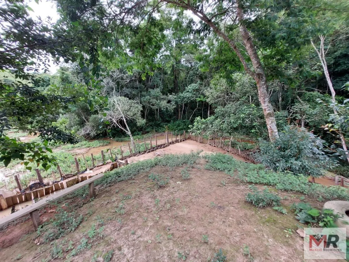 Chácara à venda de 2.400 m² em Pouso Alegre, MG, Brasil