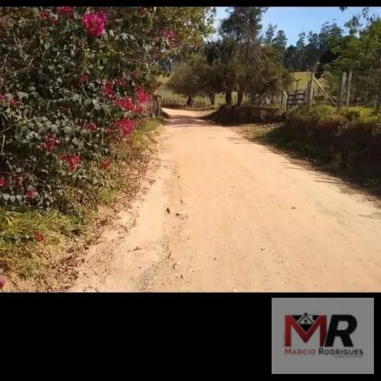 Chácara à venda de 2.400 m² em Pouso Alegre, MG, Brasil