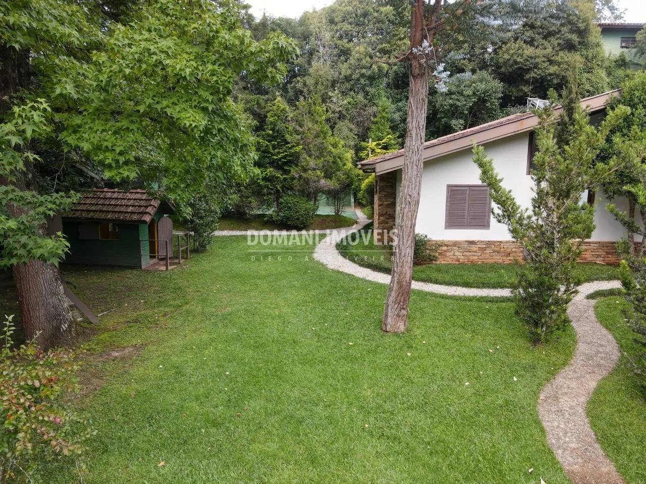 Casa à venda de 3.530 m² em Campos do Jordão, SP, Brasil