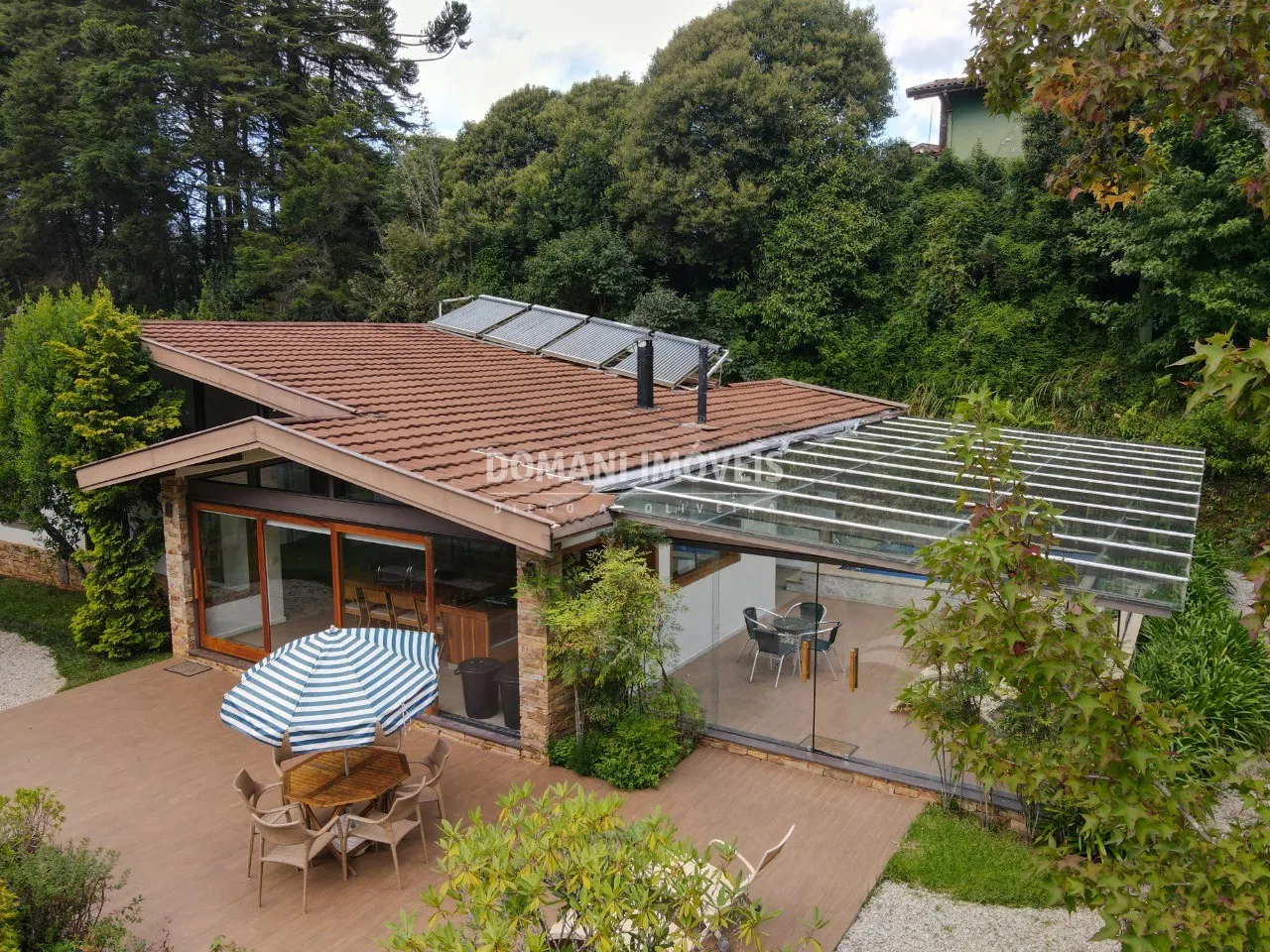 Casa à venda de 3.530 m² em Campos do Jordão, SP, Brasil
