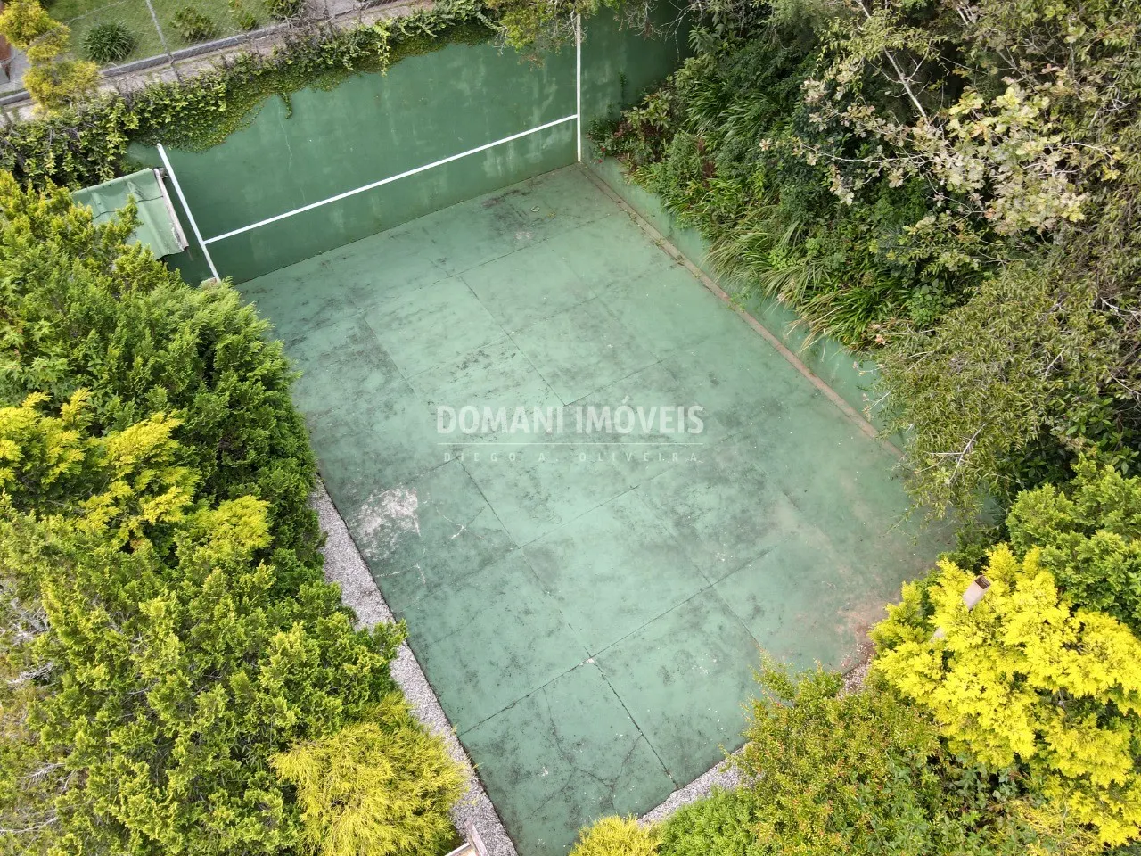 Casa à venda de 3.530 m² em Campos do Jordão, SP, Brasil