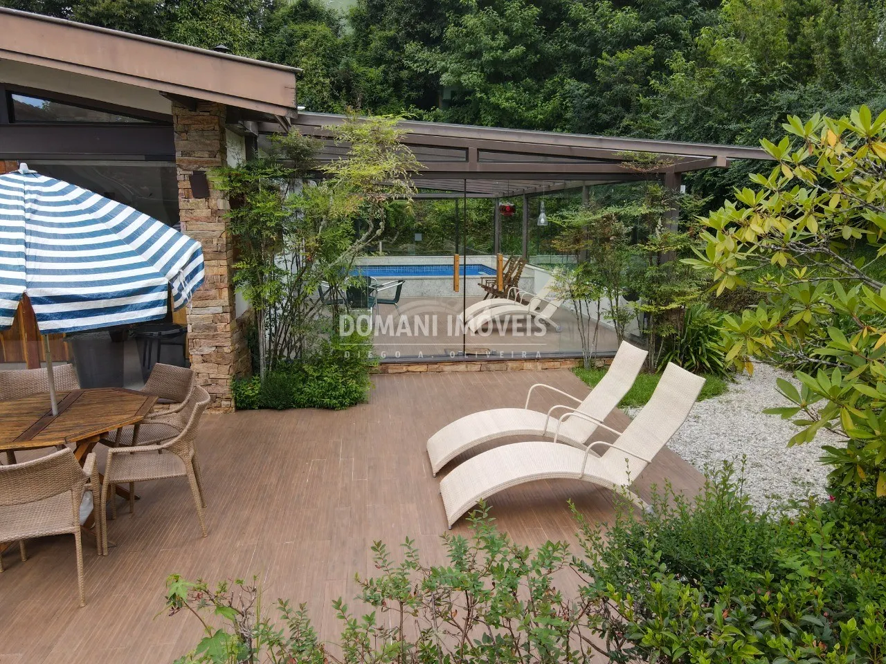 Casa à venda de 3.530 m² em Campos do Jordão, SP, Brasil