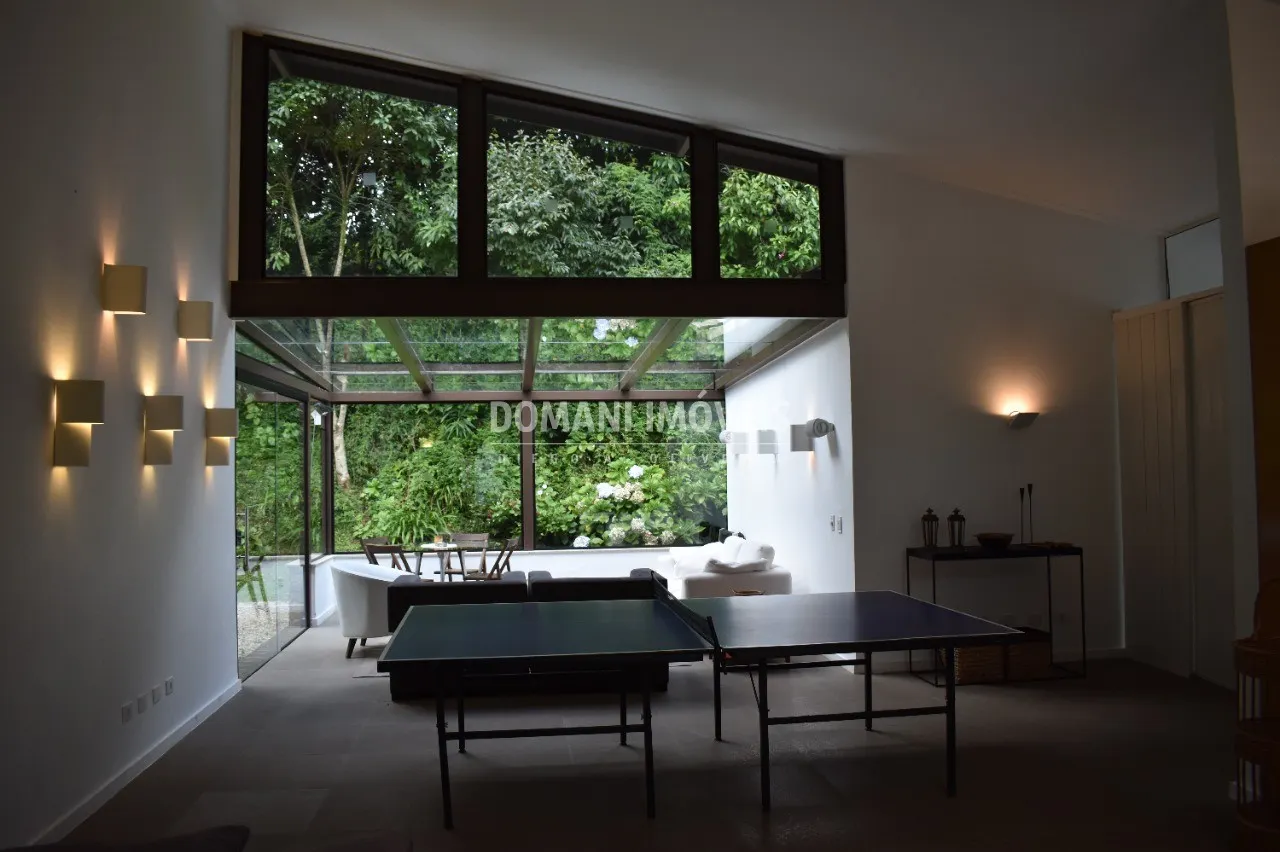 Casa à venda de 3.530 m² em Campos do Jordão, SP, Brasil