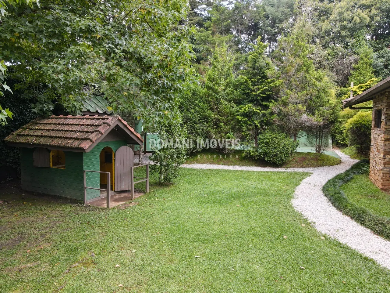 Casa à venda de 3.530 m² em Campos do Jordão, SP, Brasil