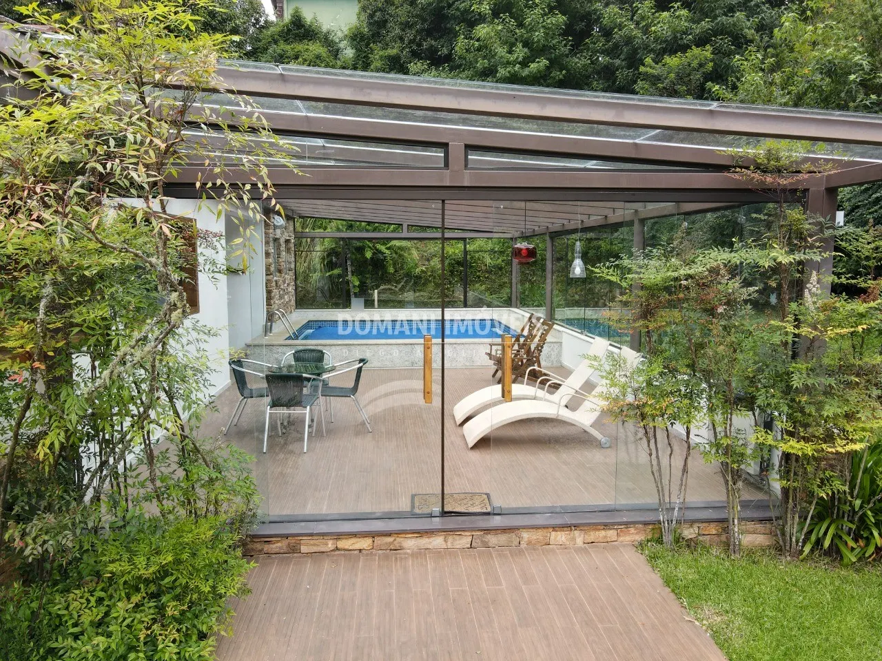Casa à venda de 3.530 m² em Campos do Jordão, SP, Brasil